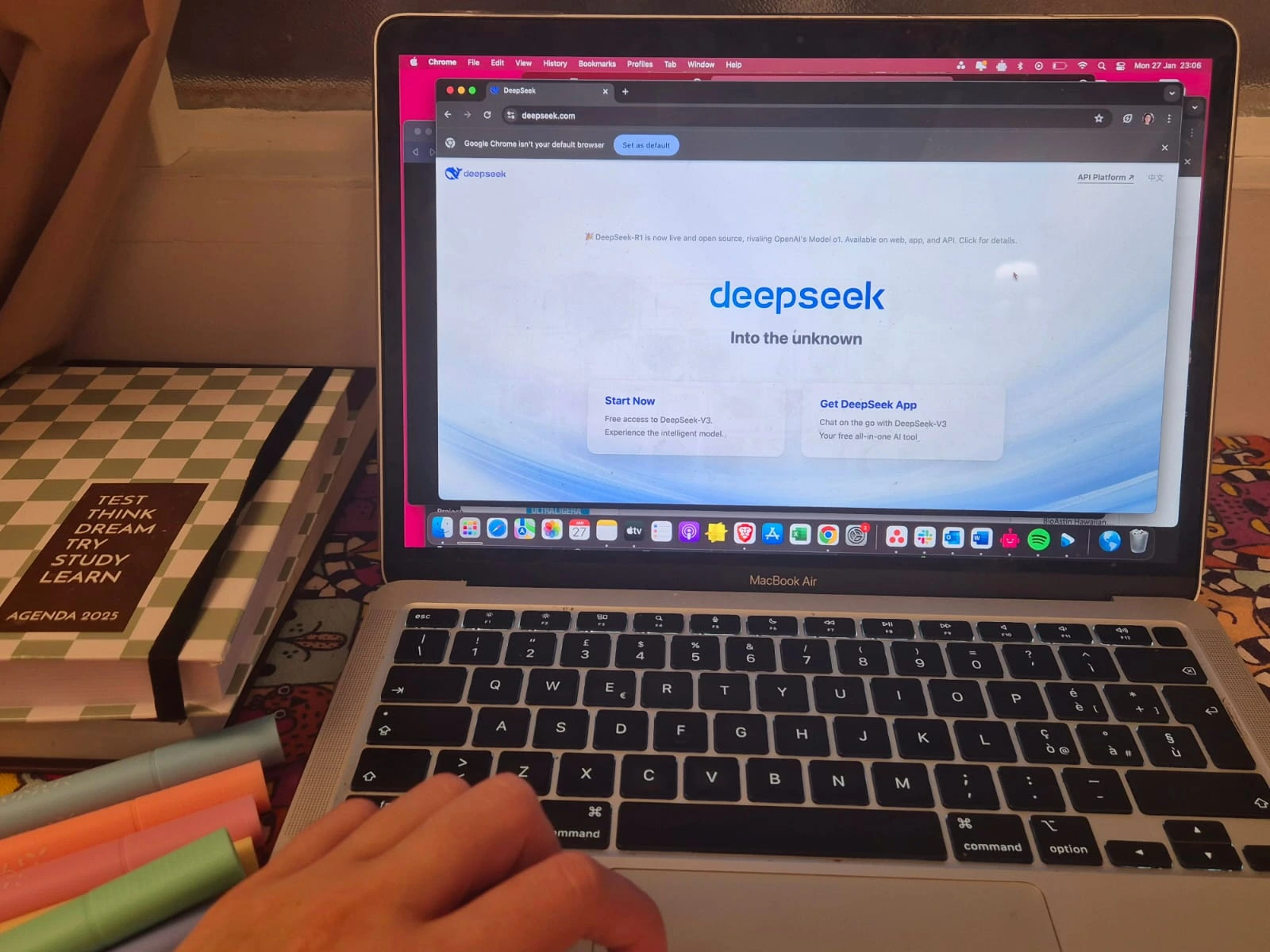 DeepSeek Beperkt Registraties Na Cyberaanvallen