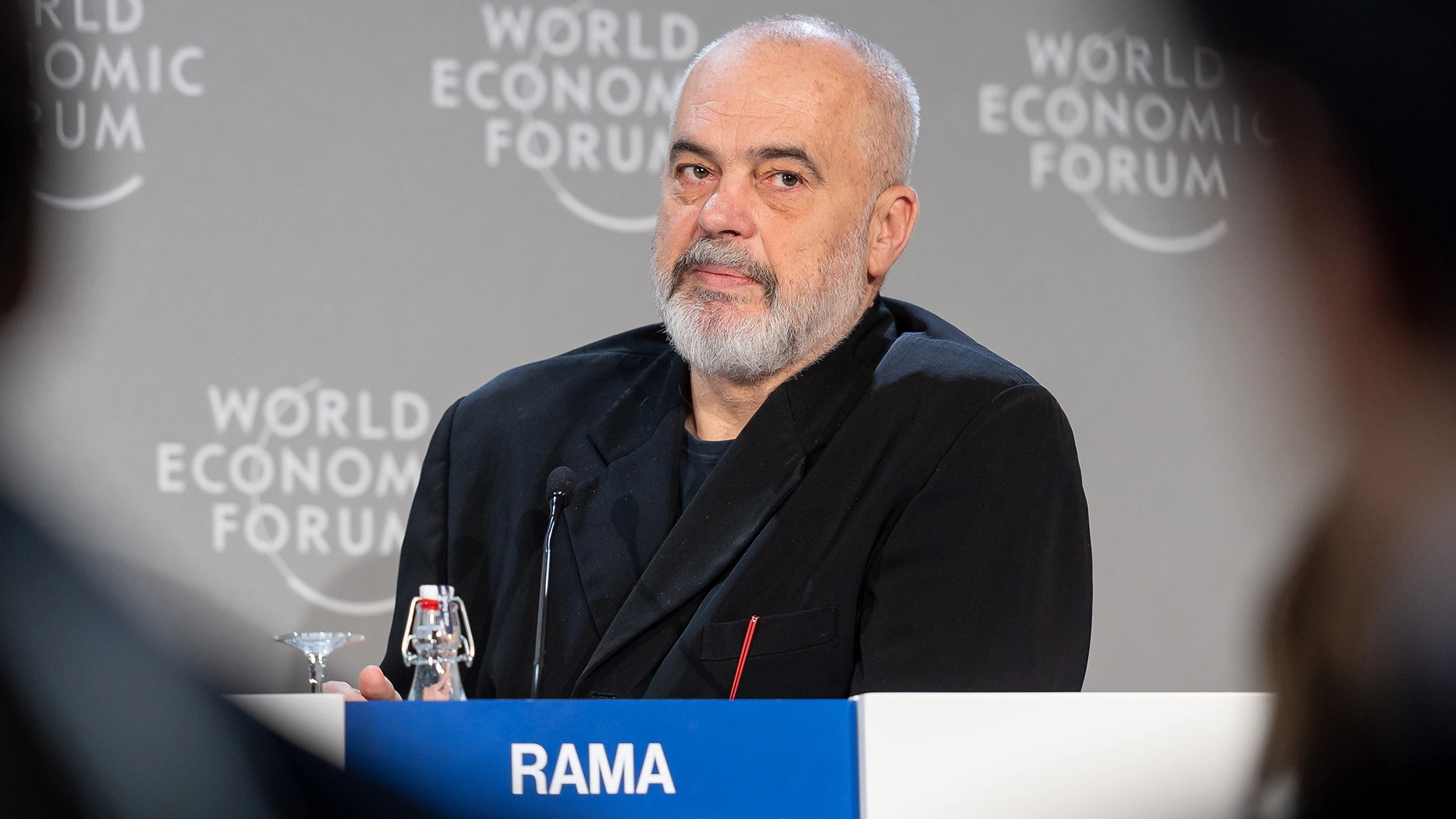 Albani&euml; Benoemt AI Bot Als Minister om Corruptie te Bestrijden